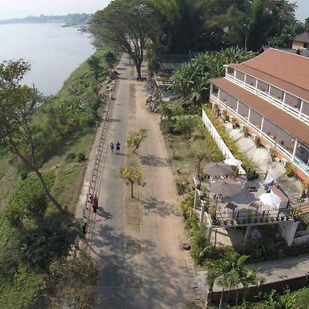 Day Waterfront Hotel Wiang Chiang Khong Exterior foto