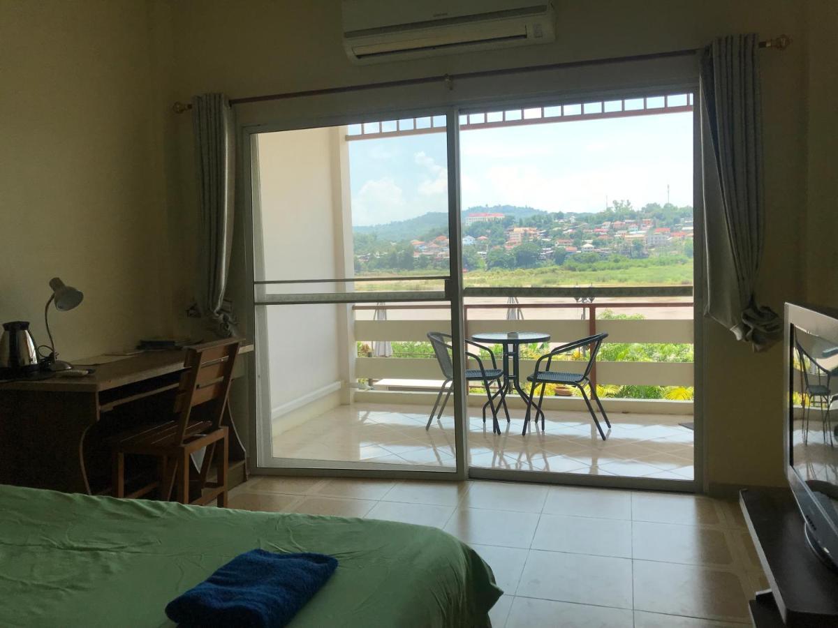 Day Waterfront Hotel Wiang Chiang Khong Exterior foto