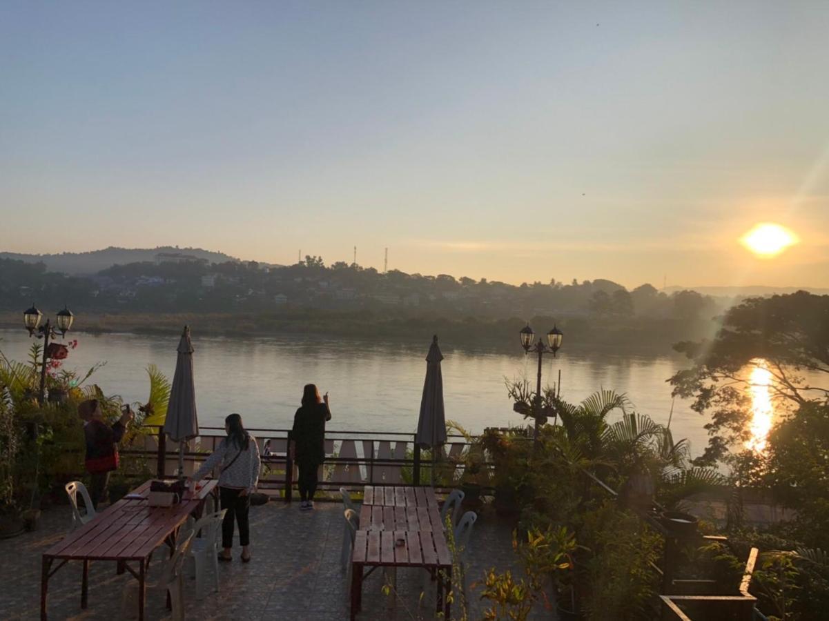 Day Waterfront Hotel Wiang Chiang Khong Exterior foto