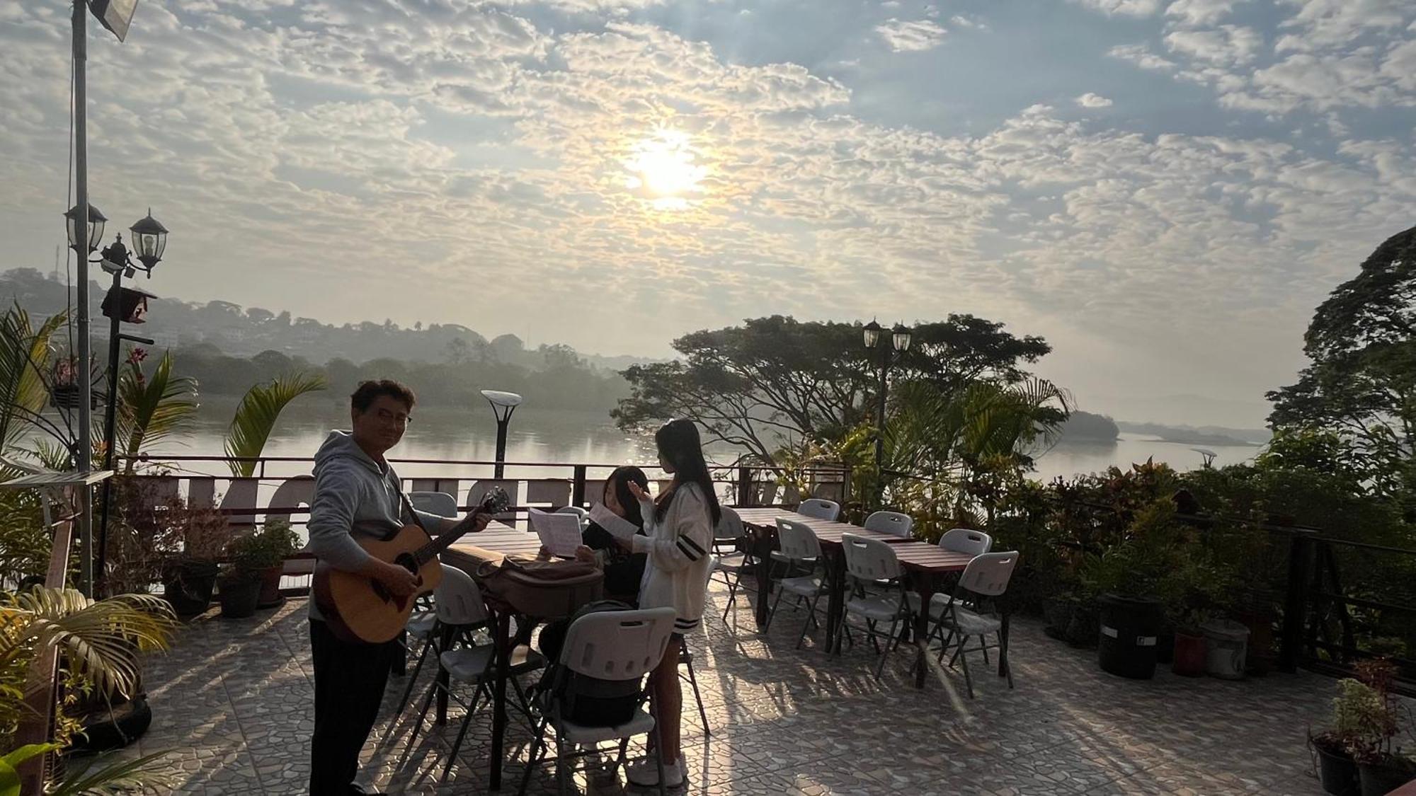 Day Waterfront Hotel Wiang Chiang Khong Exterior foto