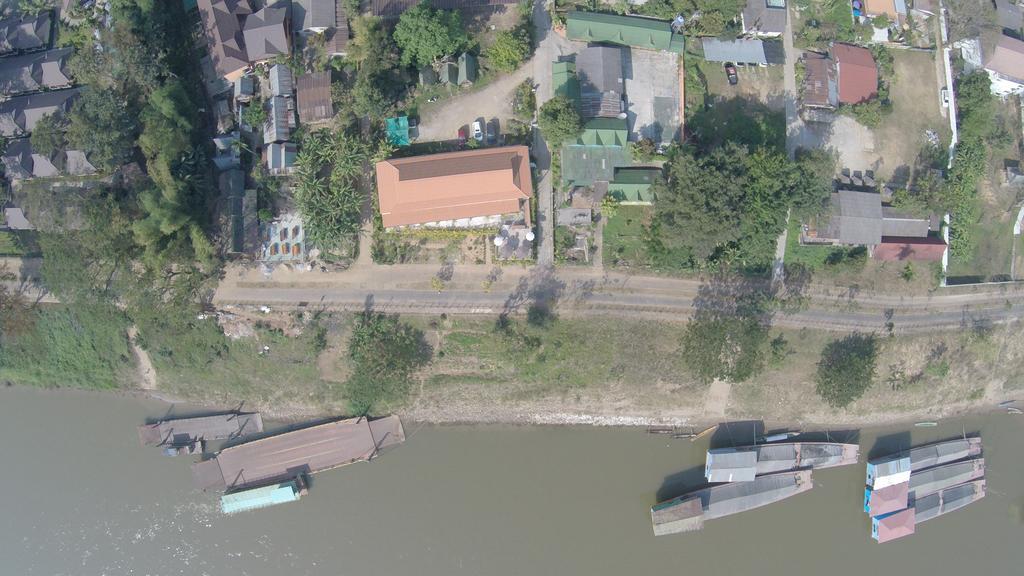 Day Waterfront Hotel Wiang Chiang Khong Exterior foto