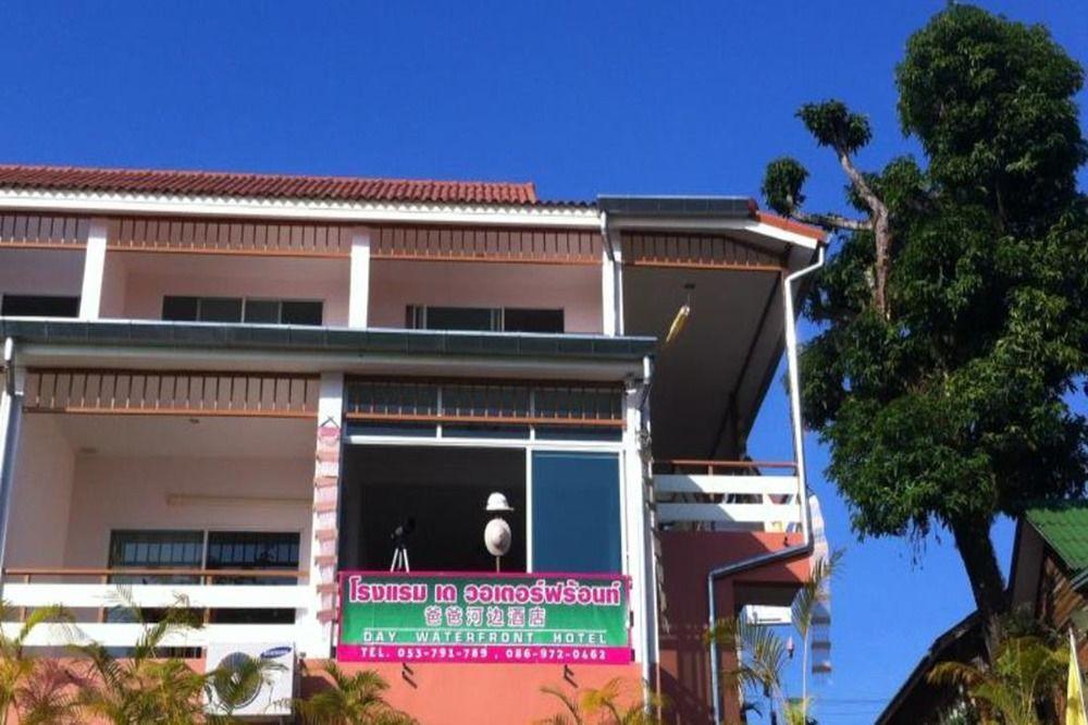 Day Waterfront Hotel Wiang Chiang Khong Exterior foto