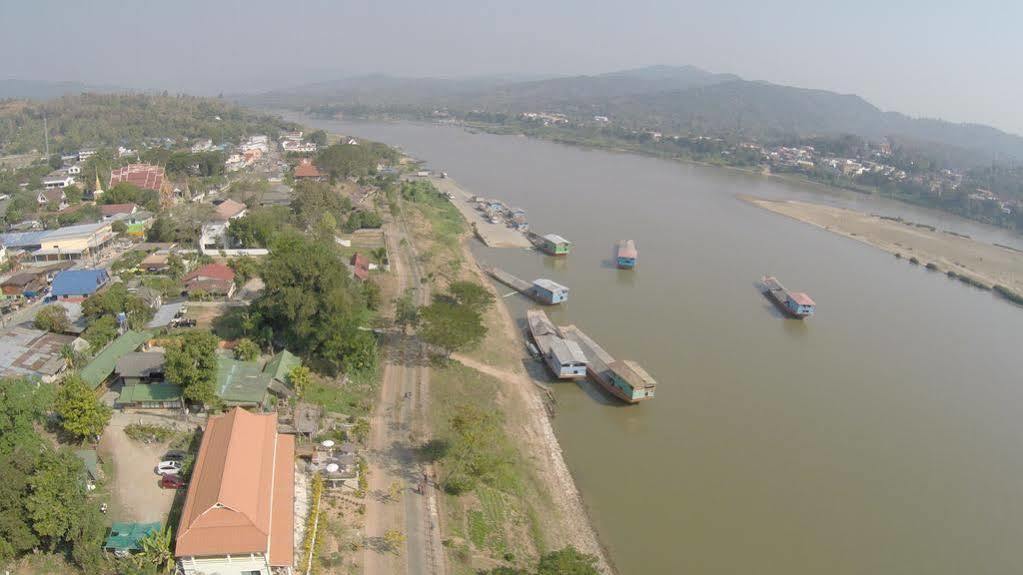 Day Waterfront Hotel Wiang Chiang Khong Exterior foto